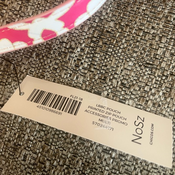 ❣️🆕Chico’s Breast Cancer Awareness Floral Printed Wristlet❣️ - Picture 6 of 8